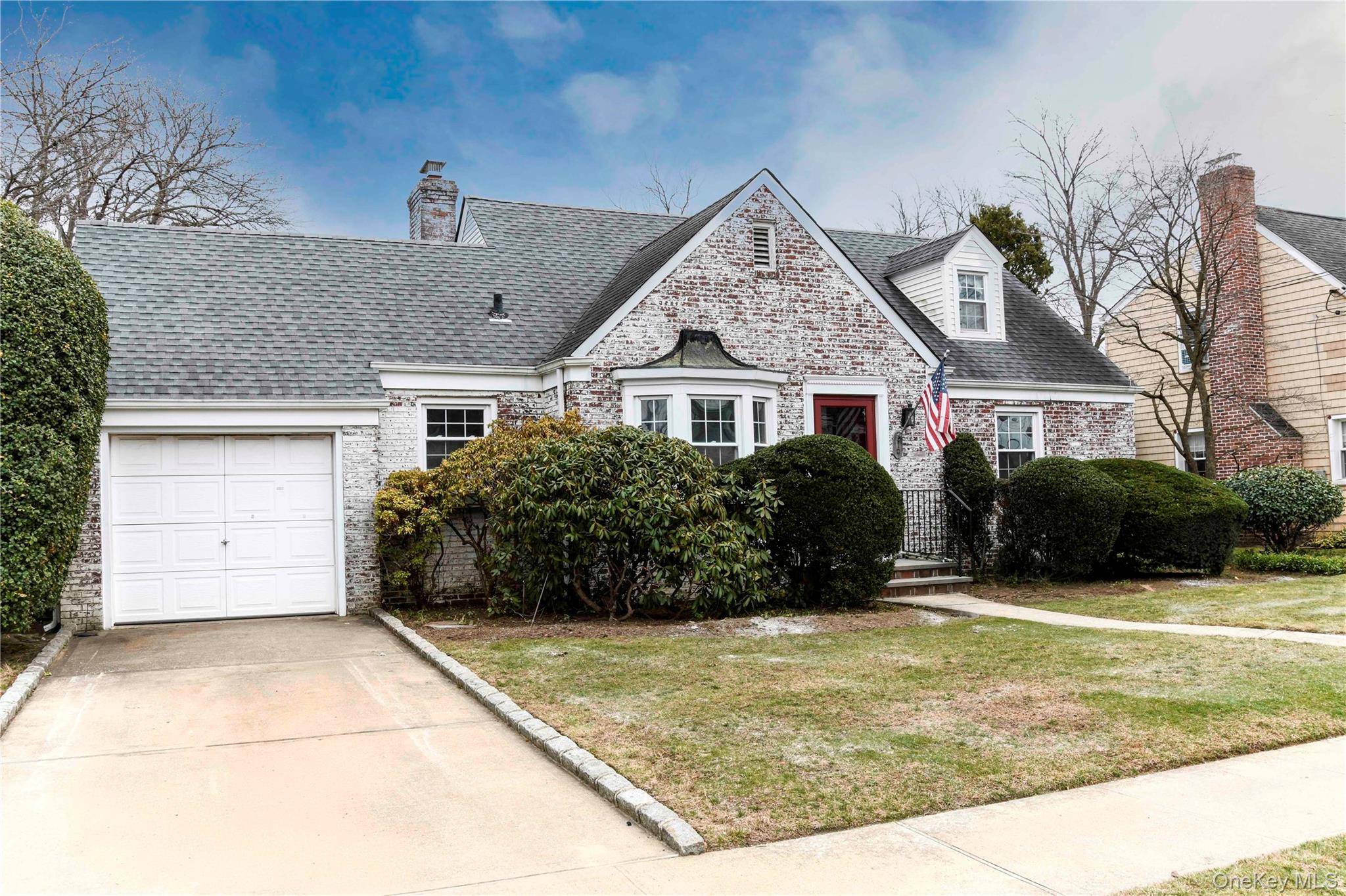 138 Chestnut ST, Lynbrook, NY 11563