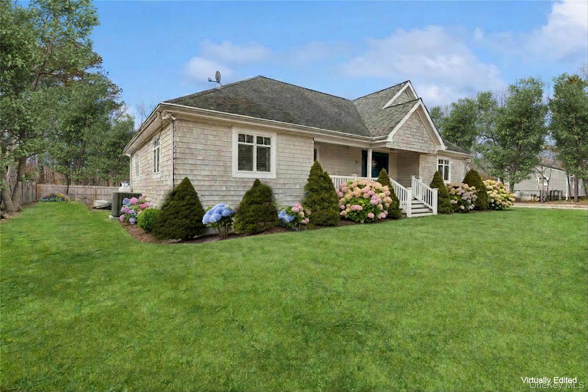 10 Foxboro RD, East Quogue, NY 11946