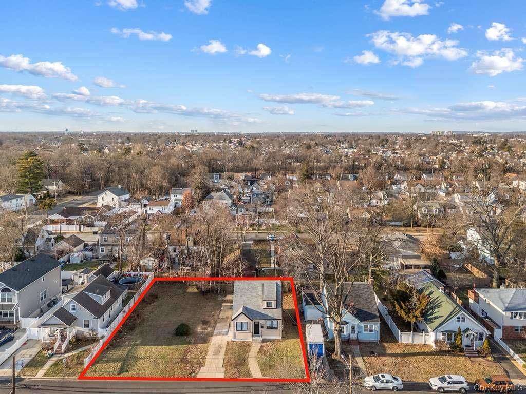 119 E Pennywood AVE, Roosevelt, NY 11575
