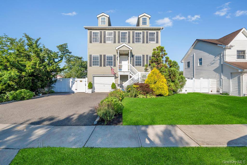 49 Lester AVE, Freeport, NY 11520