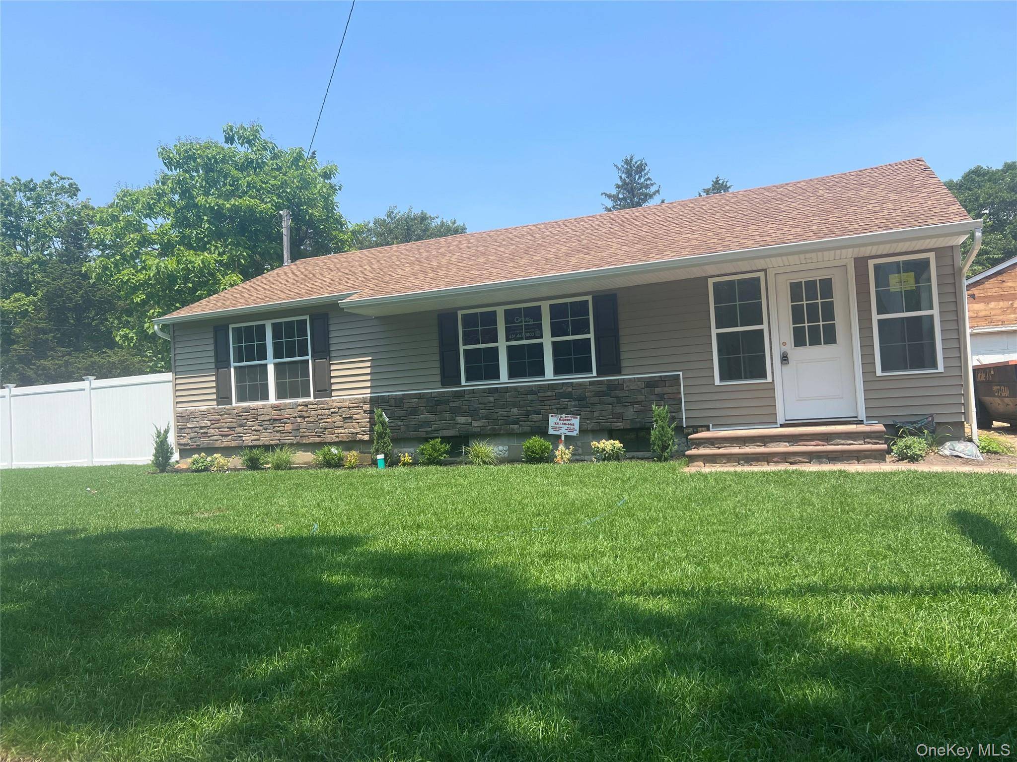 159 Alexander AVE, Holbrook, NY 11741