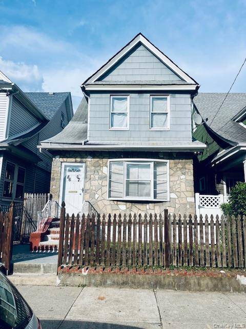 8667 108th ST, Richmond Hill North, NY 11418