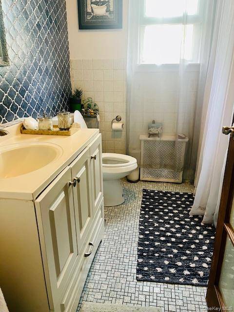 8667 108th ST, Richmond Hill North, NY 11418