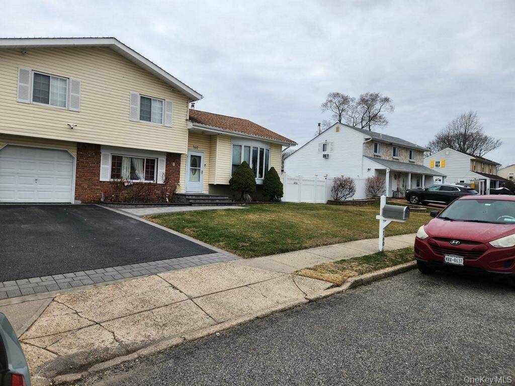 160 Bark AVE, Central Islip, NY 11722