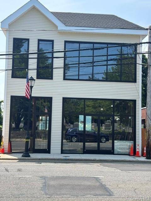47 Plandome RD, Manhasset, NY 11030