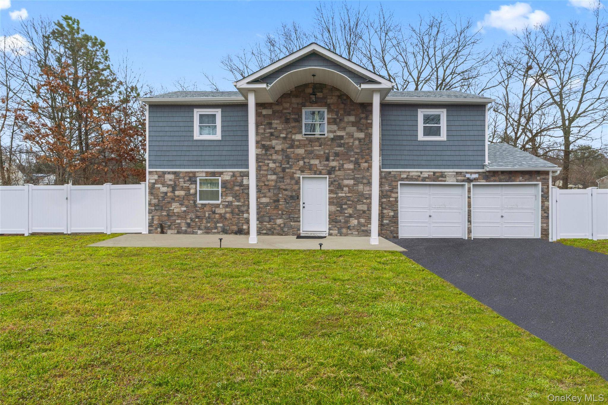 1 Linden ST, Coram, NY 11727