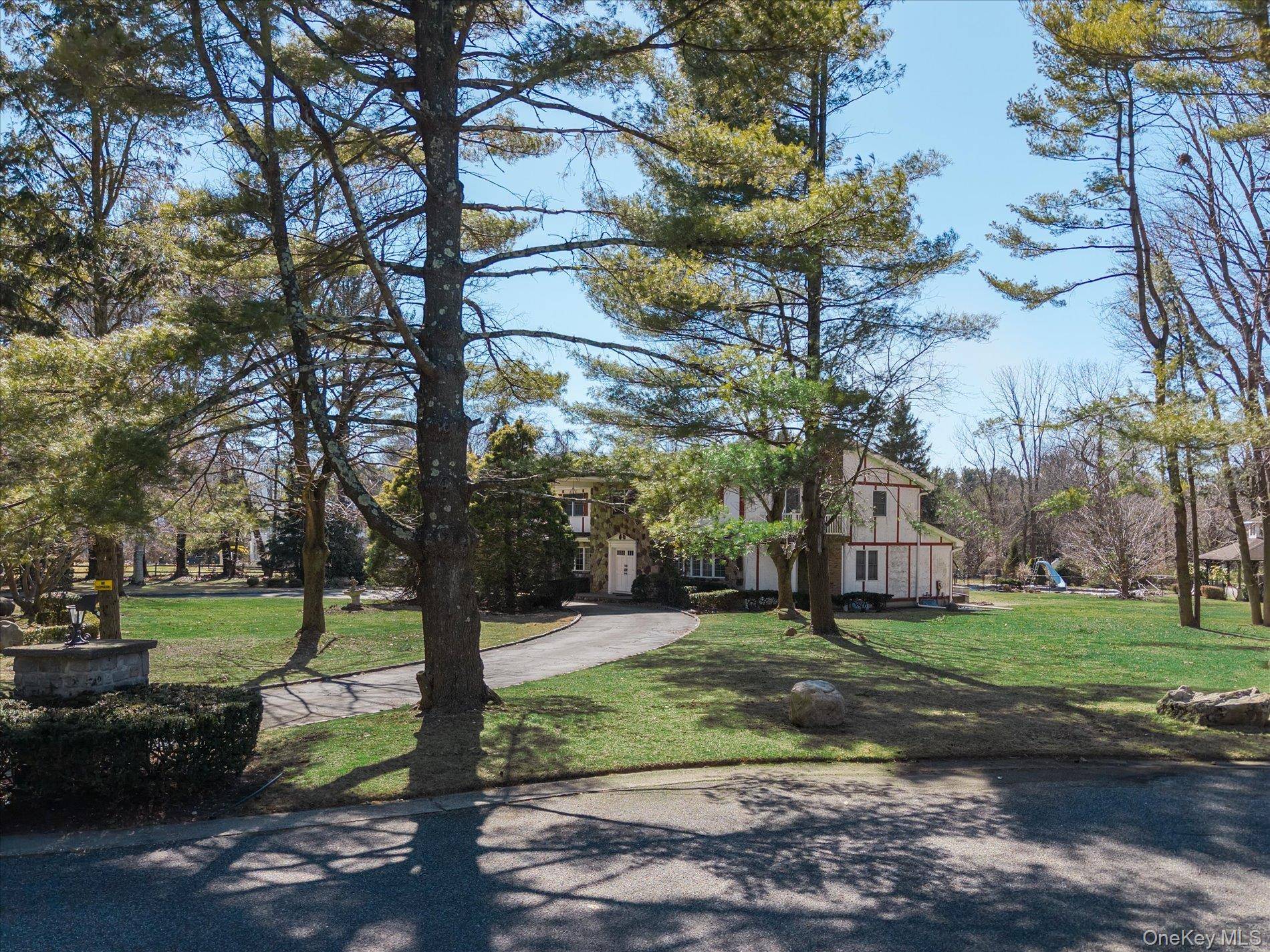 Address not disclosed, Glen Head, NY 11545