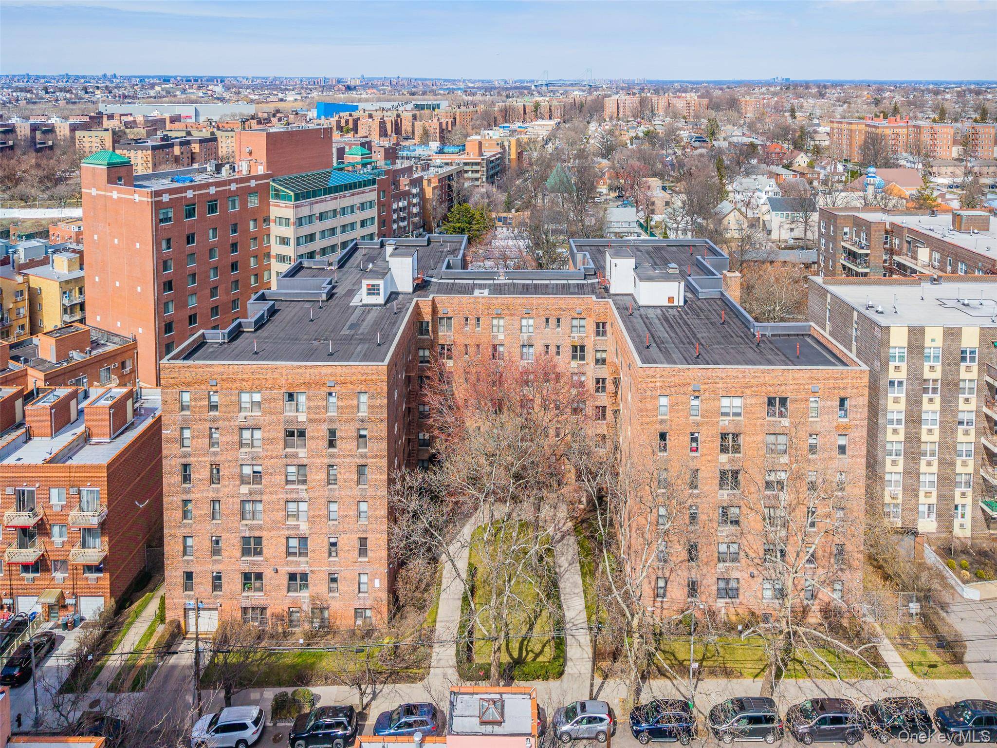 14033 34th ave #5C, Flushing, NY 11354