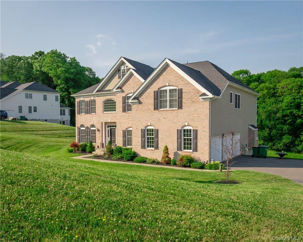 38 Melanie LN, Hopewell Junction, NY 12533