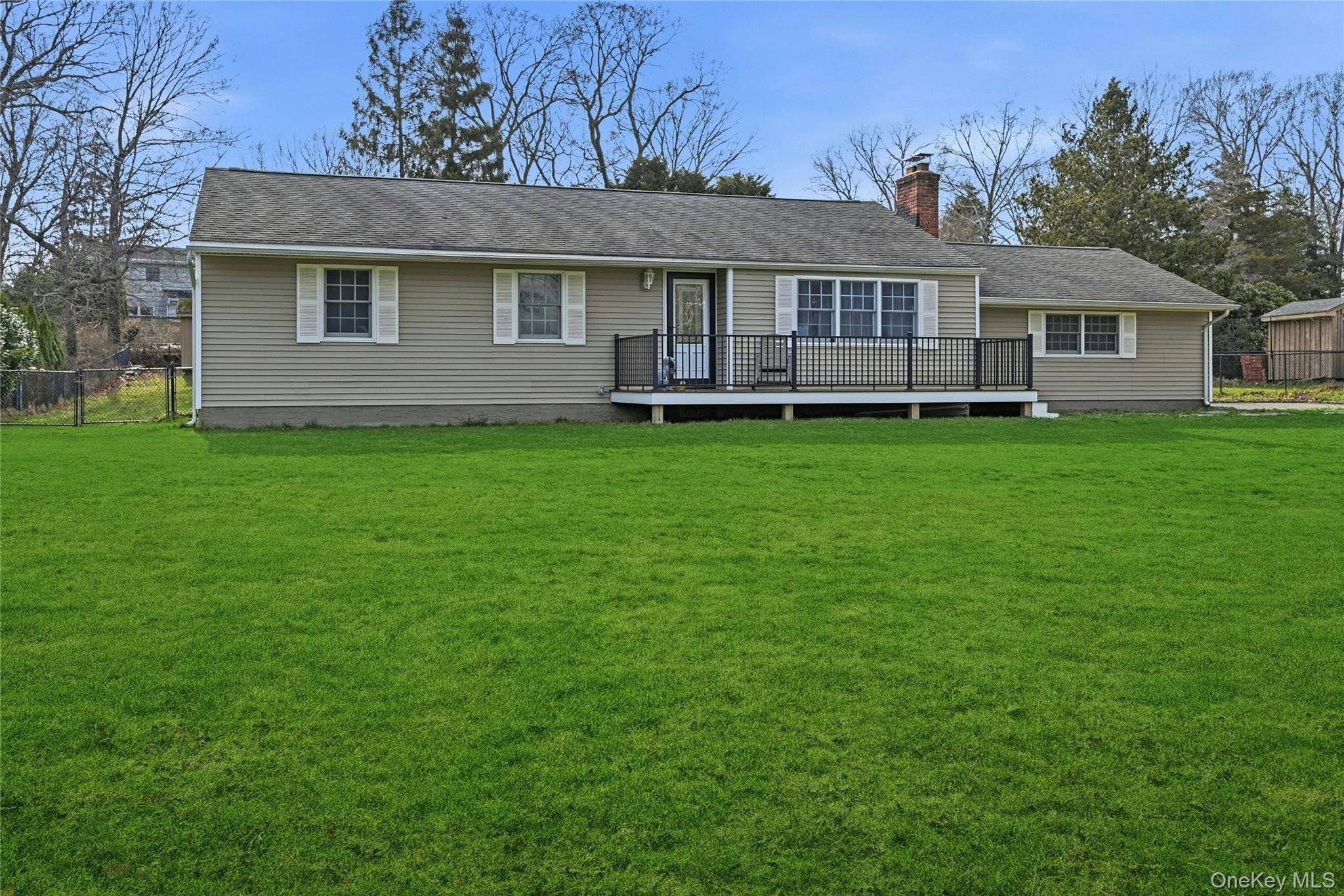 8 Kemswick DR, Stony Brook, NY 11790