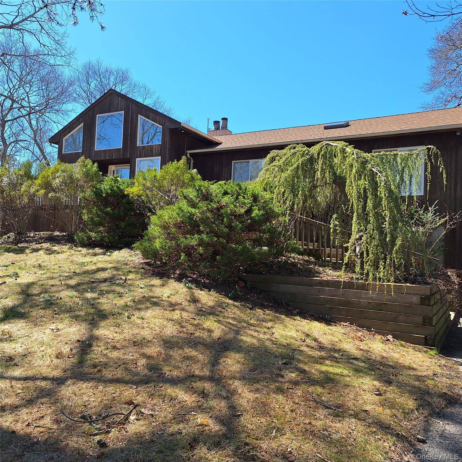 7 Clay Pit RD, Remsenburg, NY 11960