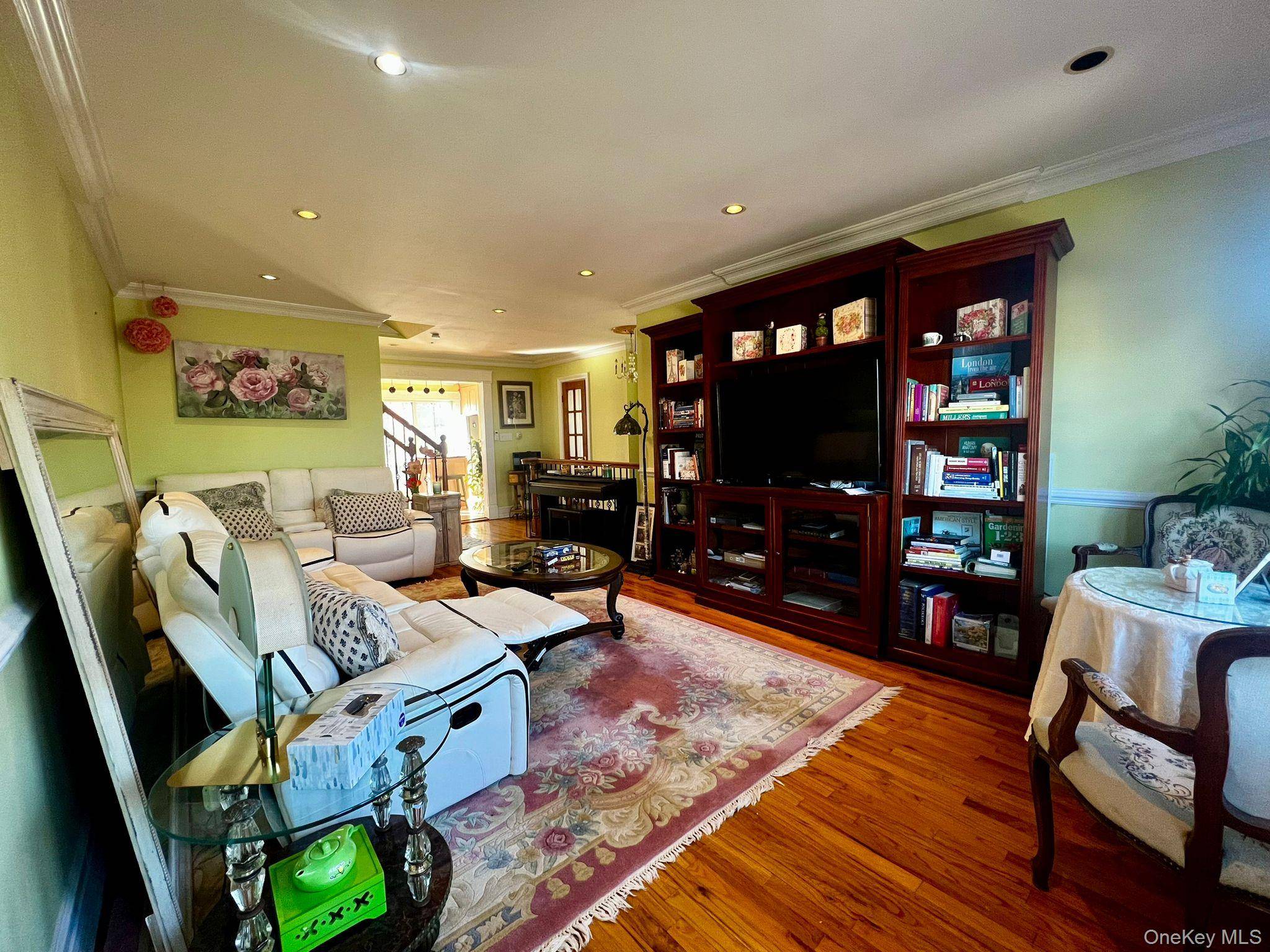 199-18 Cross Island Pkwy, Whitestone, NY 11357