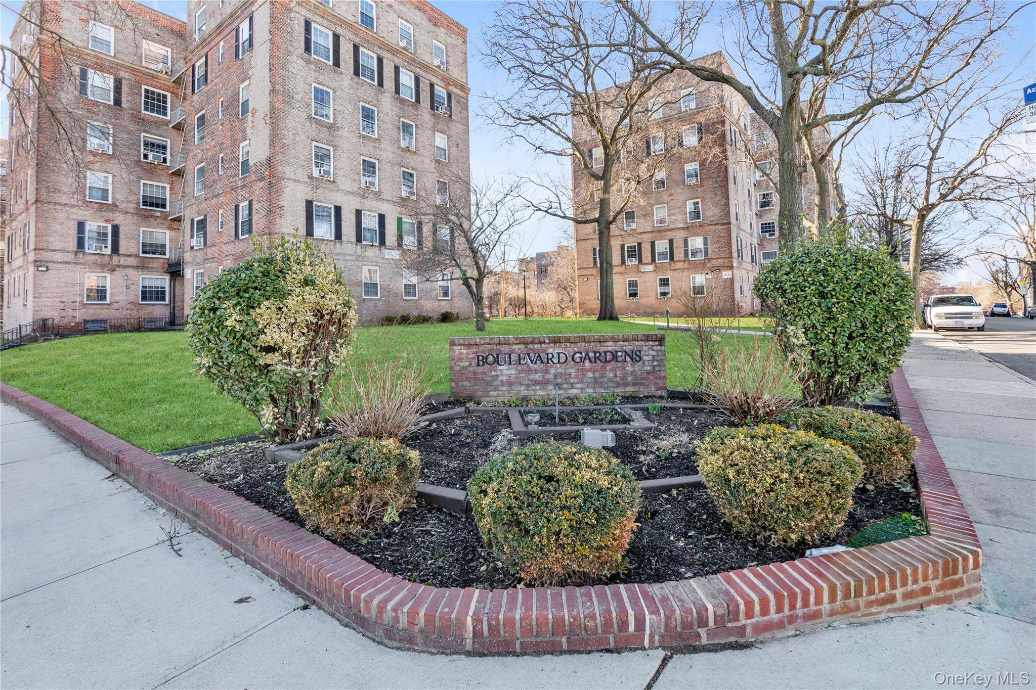 51-40 30th AVE #5B, Woodside, NY 11377