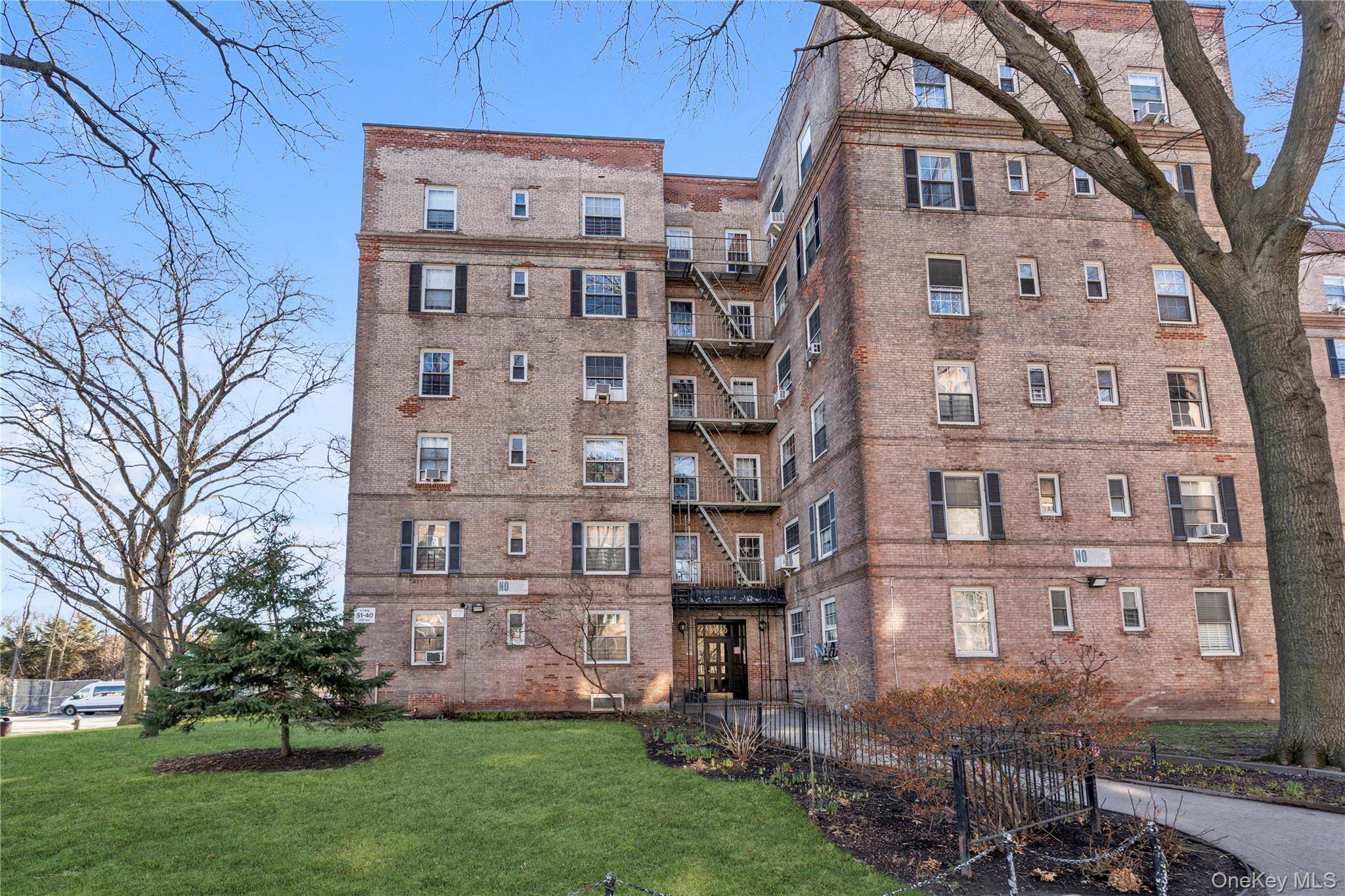 51-40 30th AVE #5B, Woodside, NY 11377