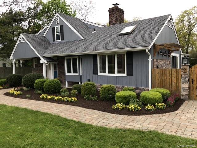 9 Old Mill LN, Remsenburg, NY 11960