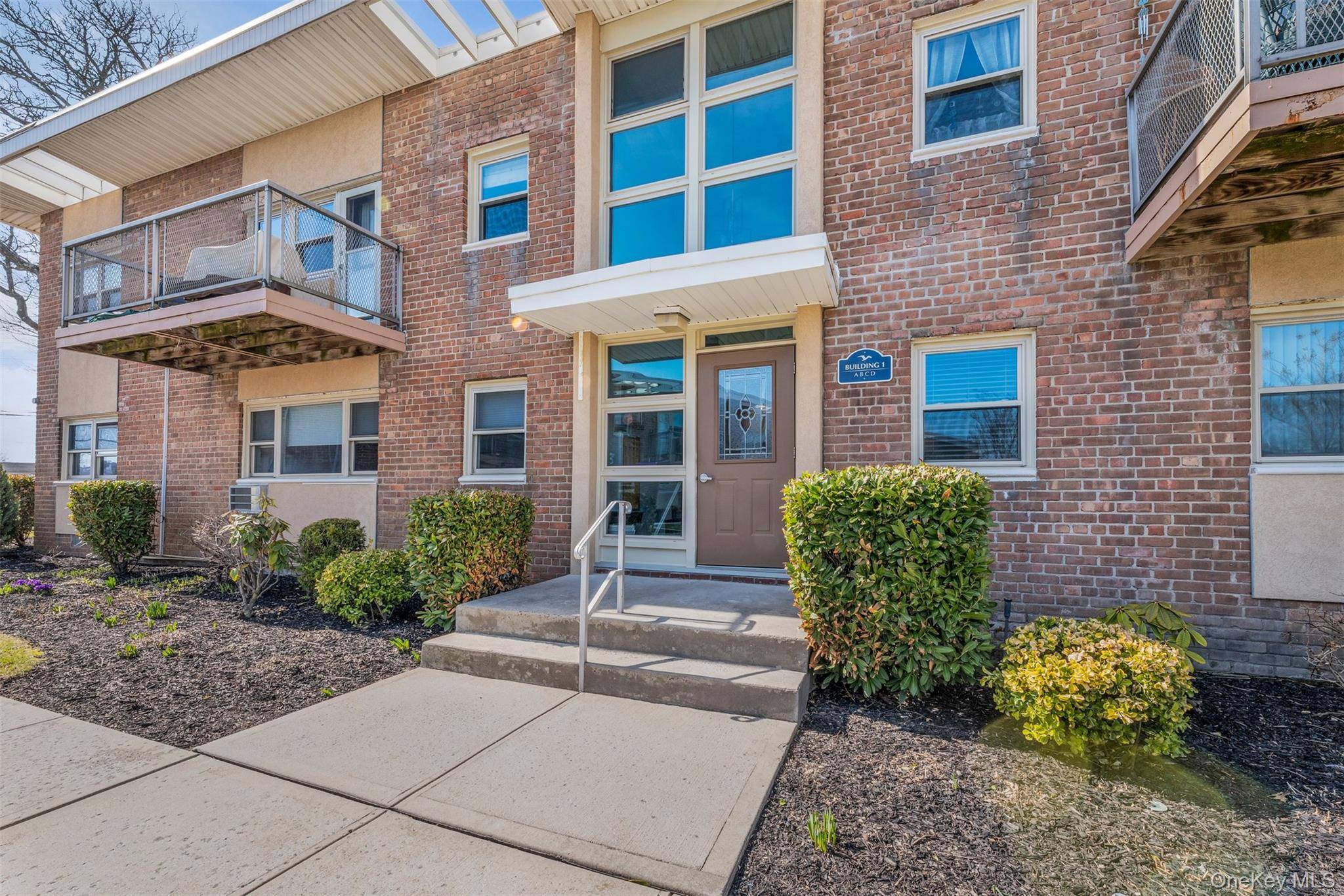 4 Rose ST #Unit #1-A1, Oceanside, NY 11572
