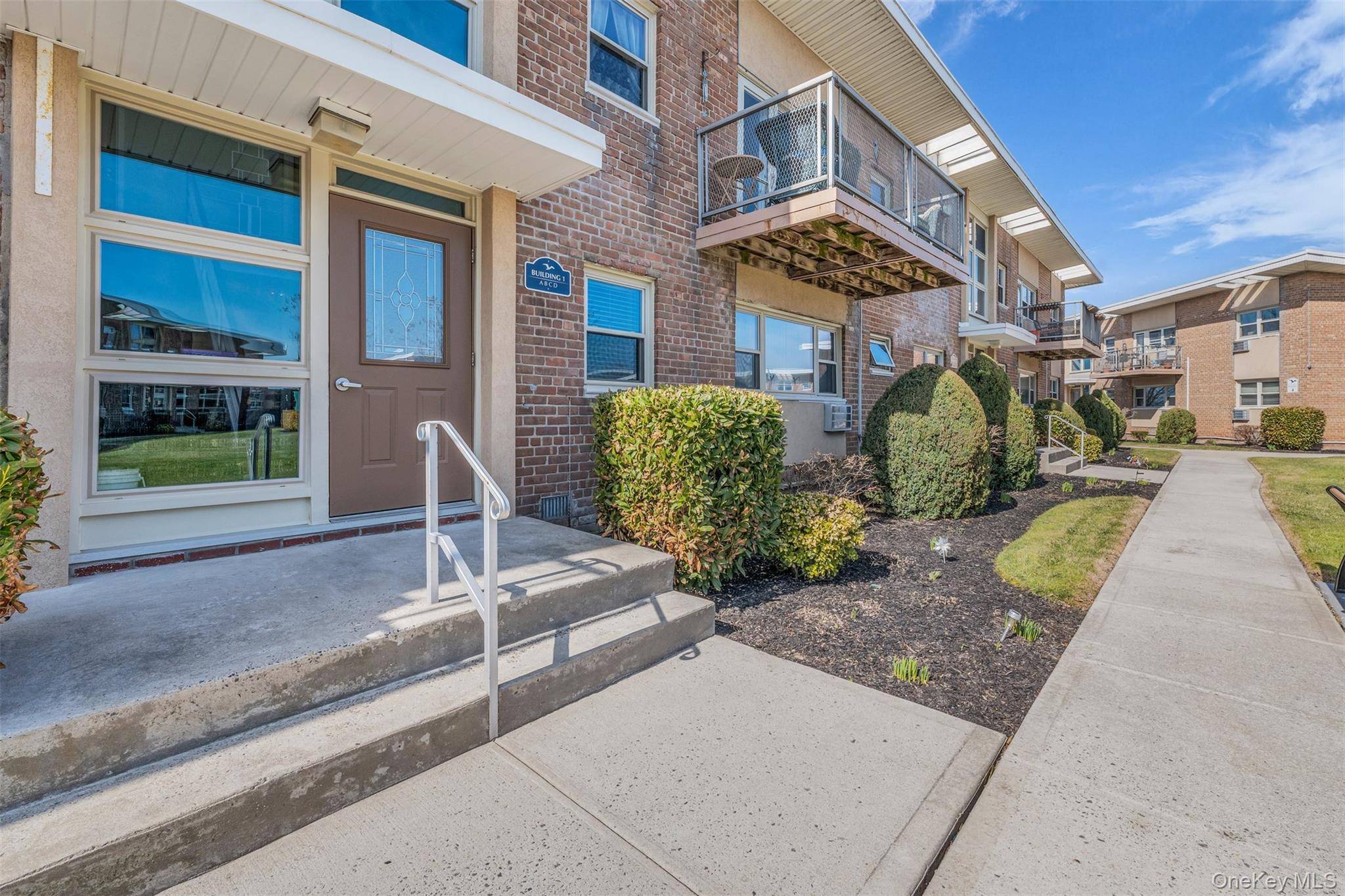 4 Rose ST #Unit #1-A1, Oceanside, NY 11572