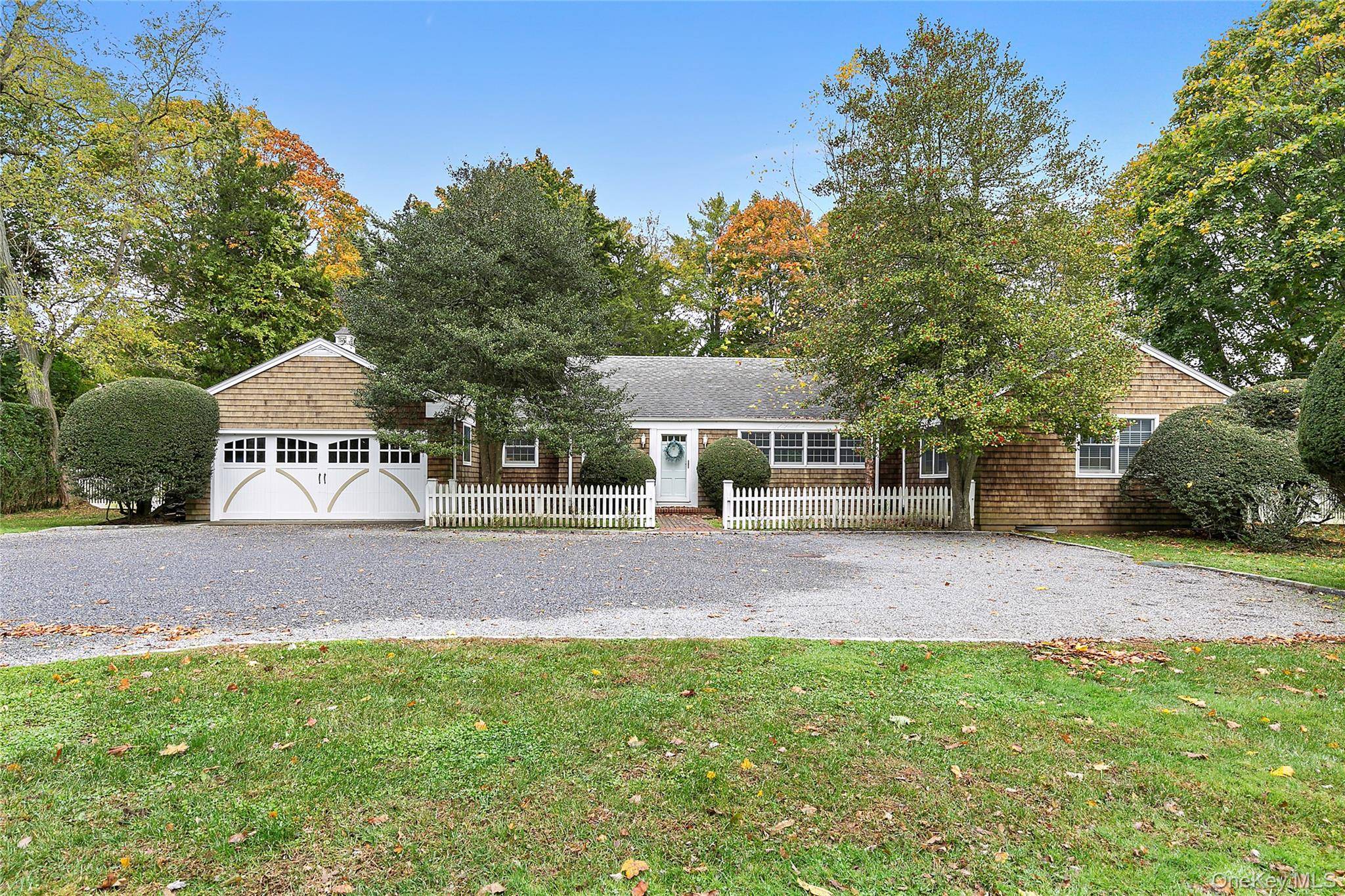 669 Hill ST, Southampton, NY 11968