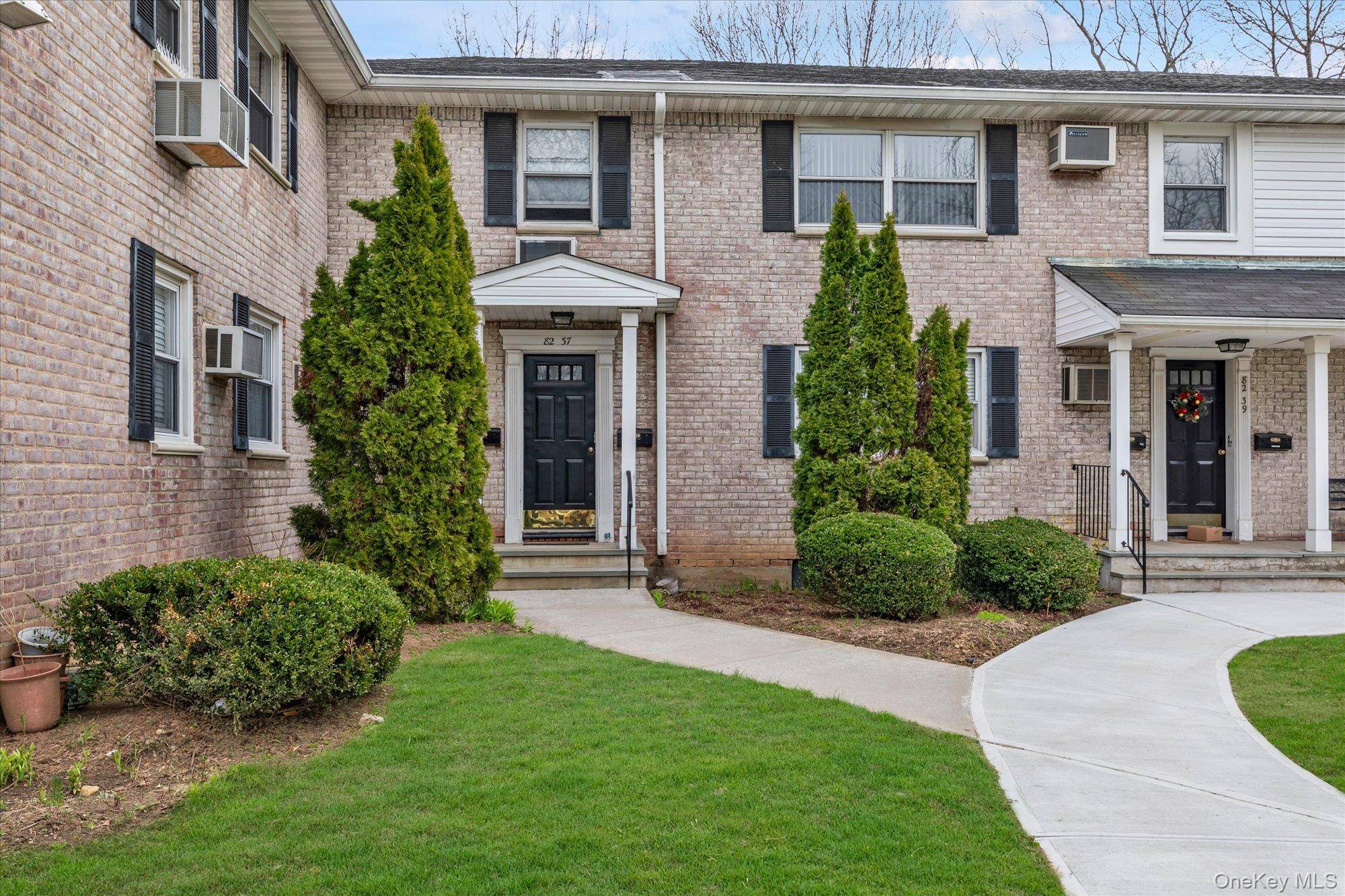 8237 Langdale ST #114A, New Hyde Park, NY 11040