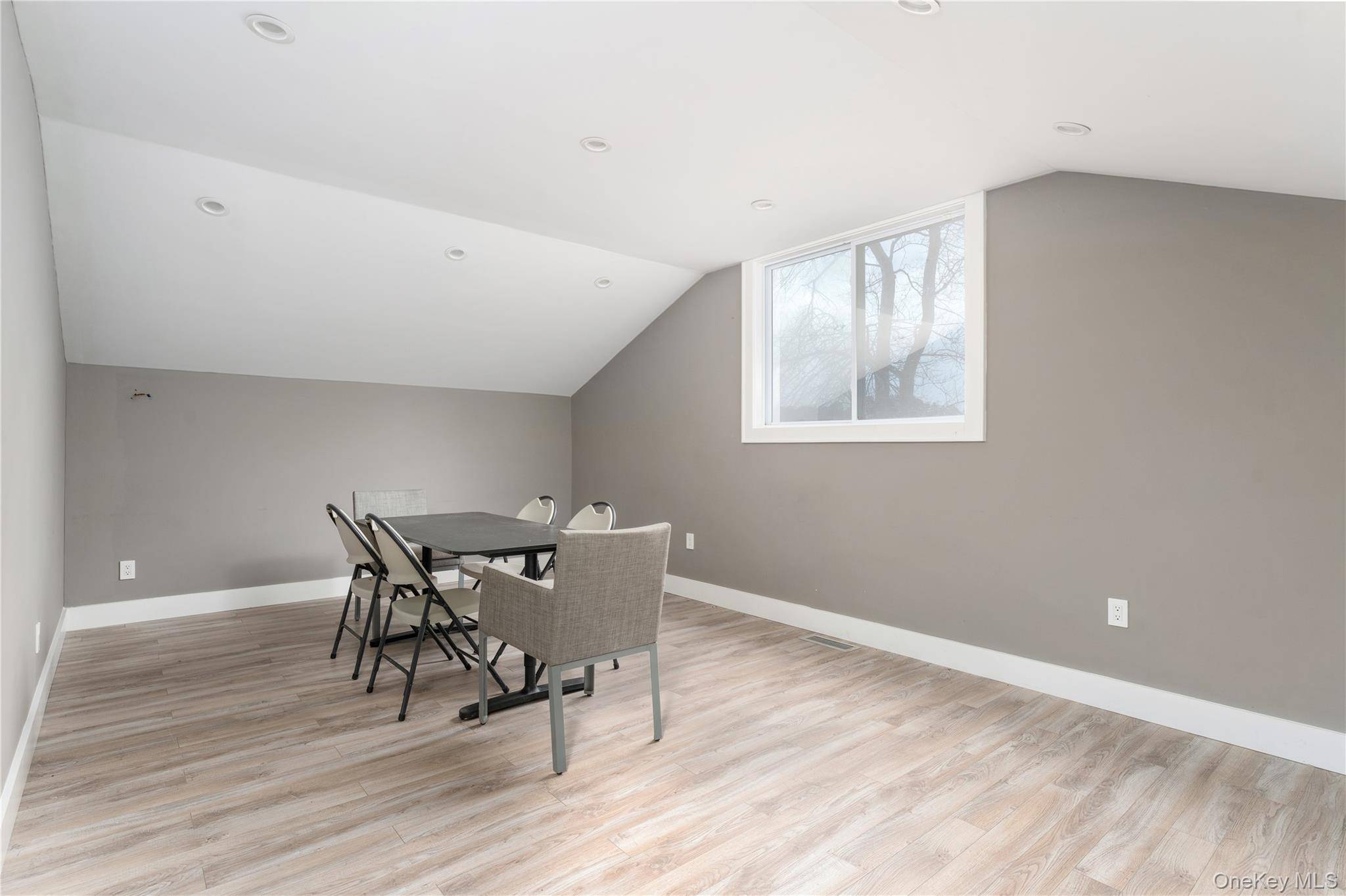 1161 W Main ST, Riverhead, NY 11901