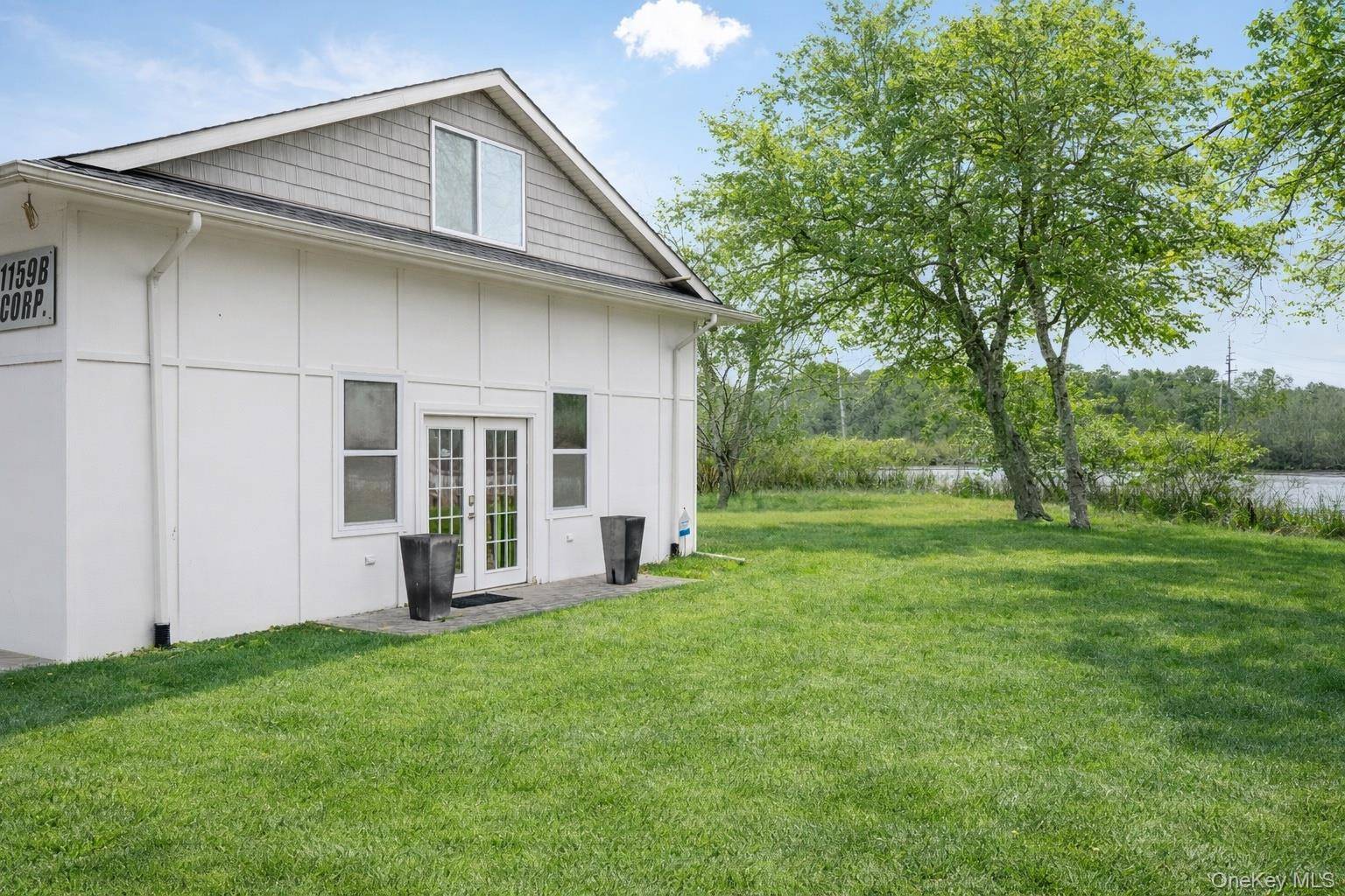 1161 W Main ST, Riverhead, NY 11901