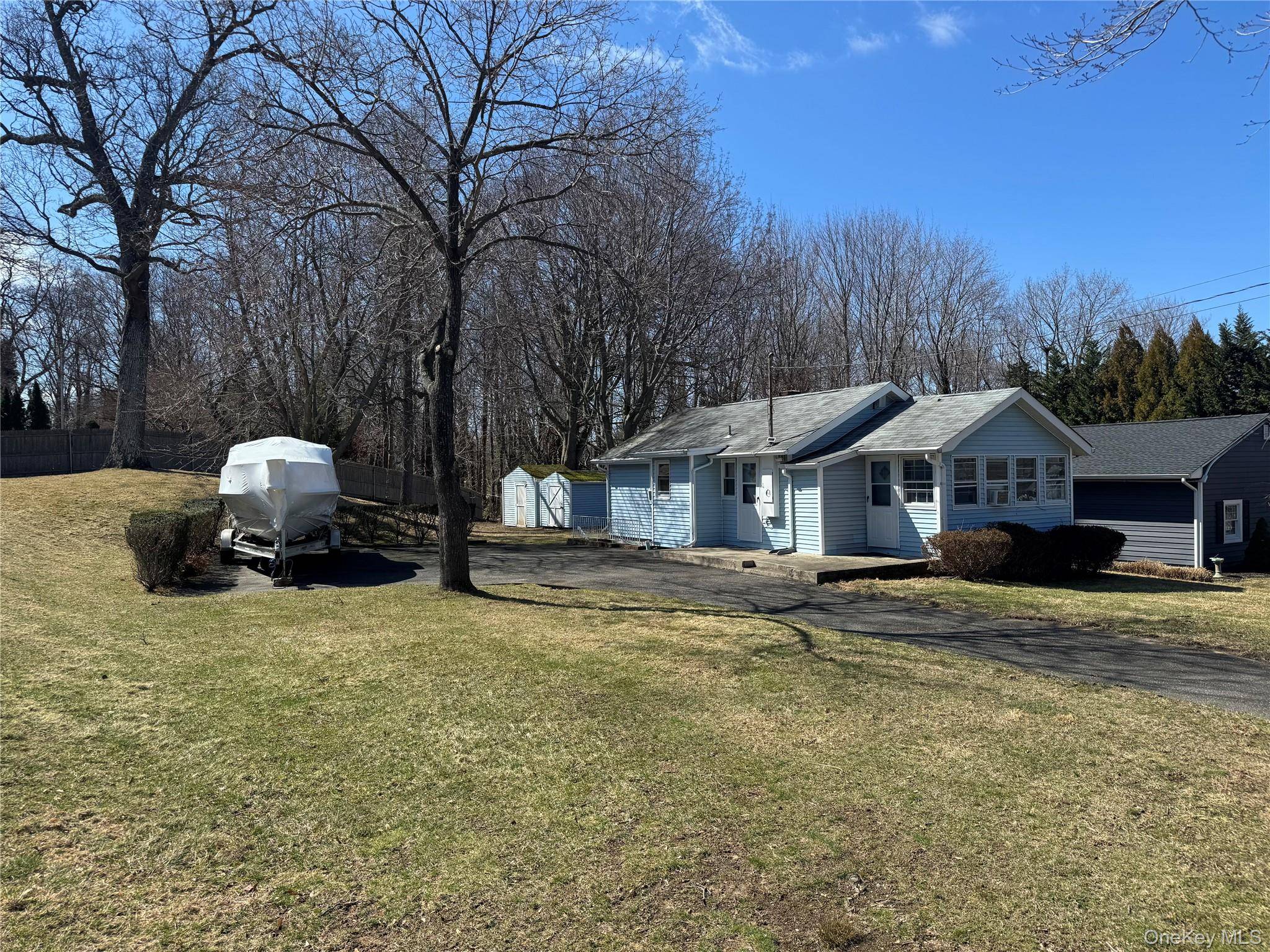 44 Cedar DR, Miller Place, NY 11764