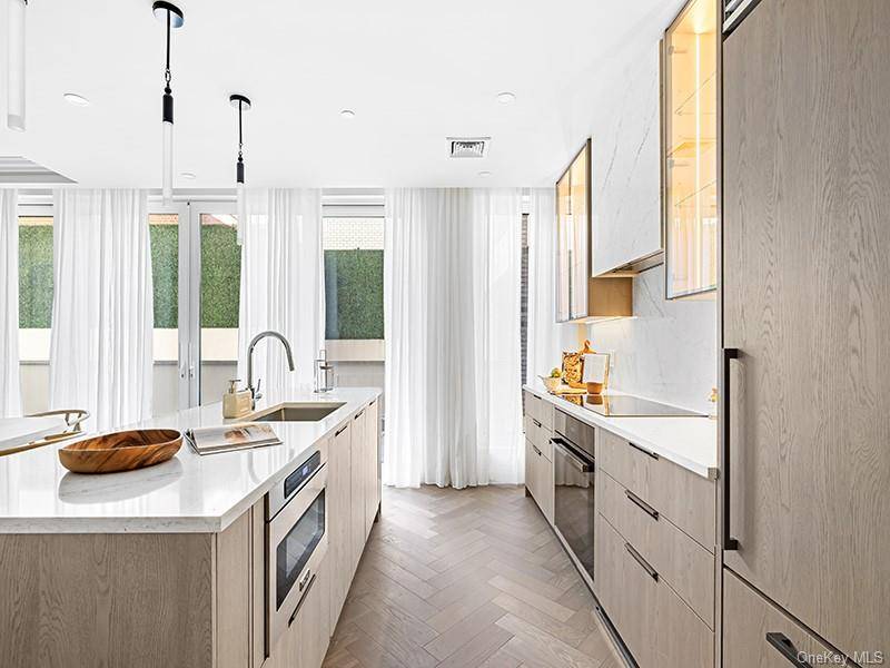 78-29 Austin ST #TH14, Forest Hills, NY 11375