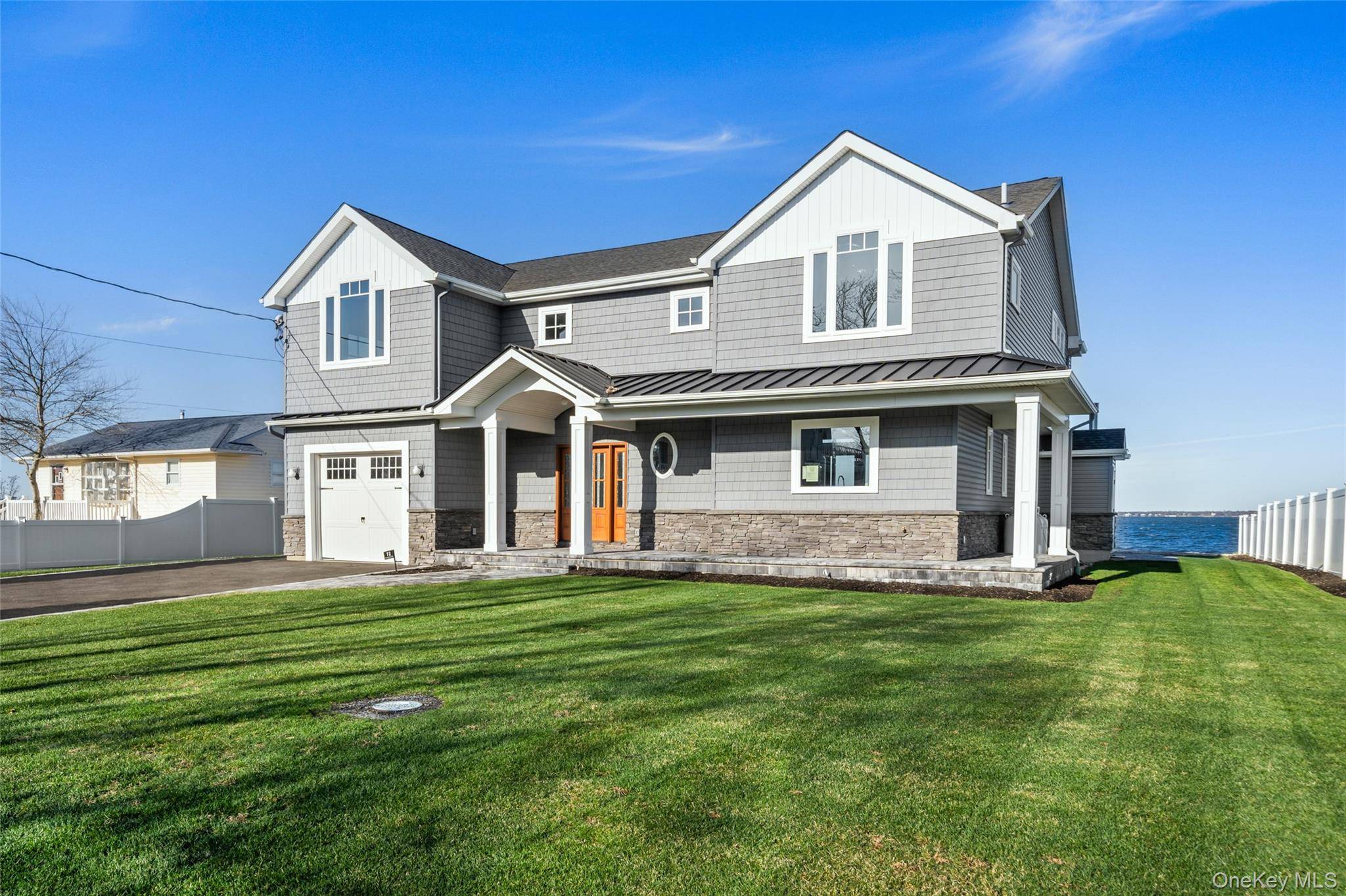 72 Grandview DR, Shirley, NY 11967