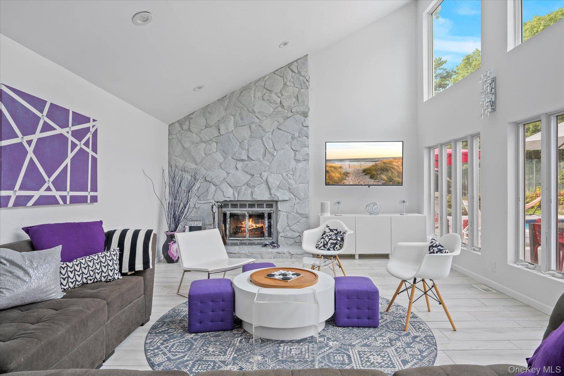 5 Lakewood LN, Quogue, NY 11959