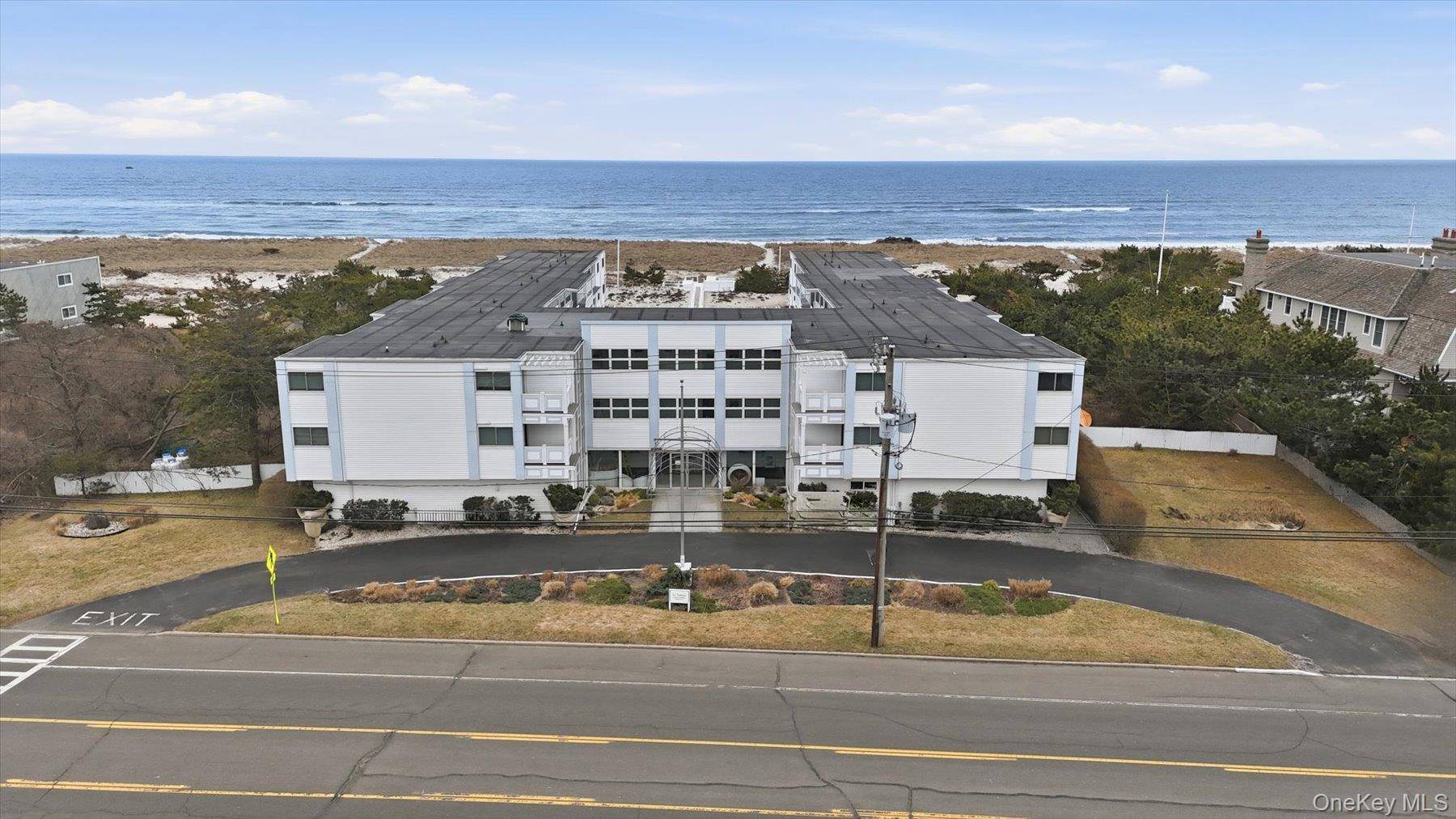 281 Dune RD #16B, Westhampton Beach, NY 11978