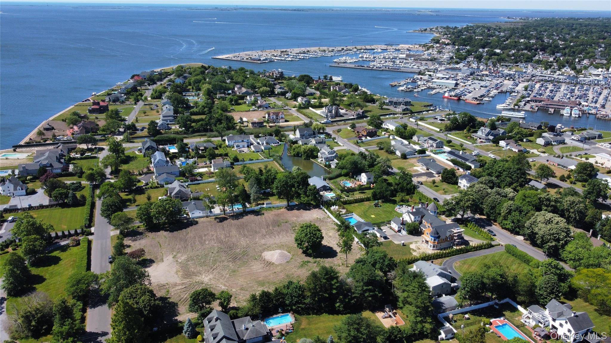 100A Awixa AVE, Bay Shore, NY 11706