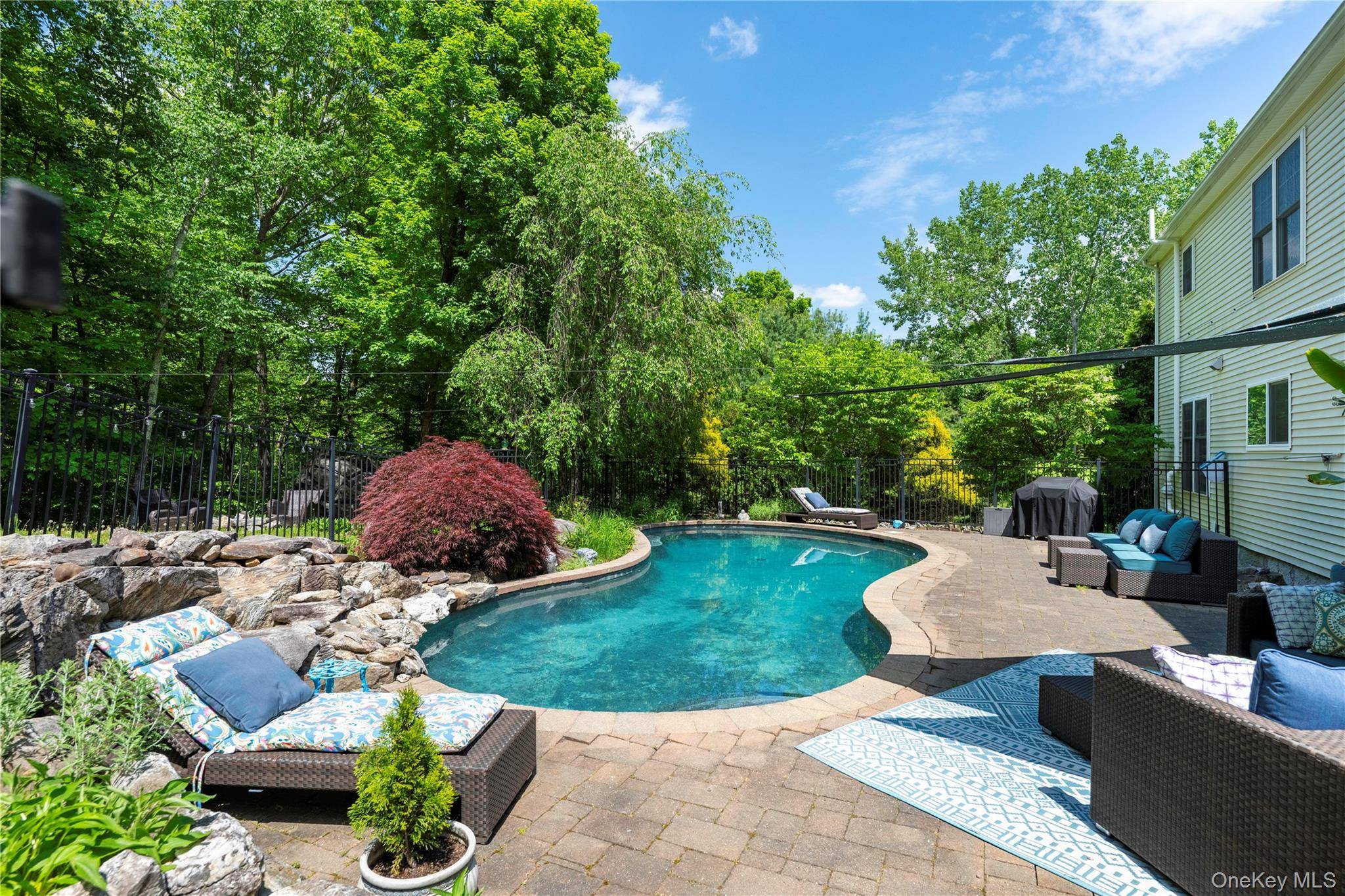 37 Sheryl LN, Mahopac, NY 10541