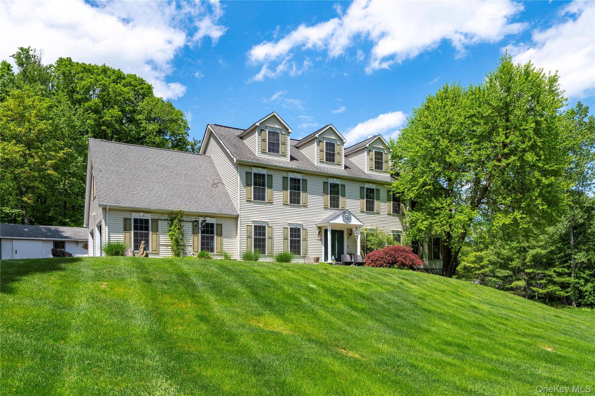 37 Sheryl LN, Mahopac, NY 10541