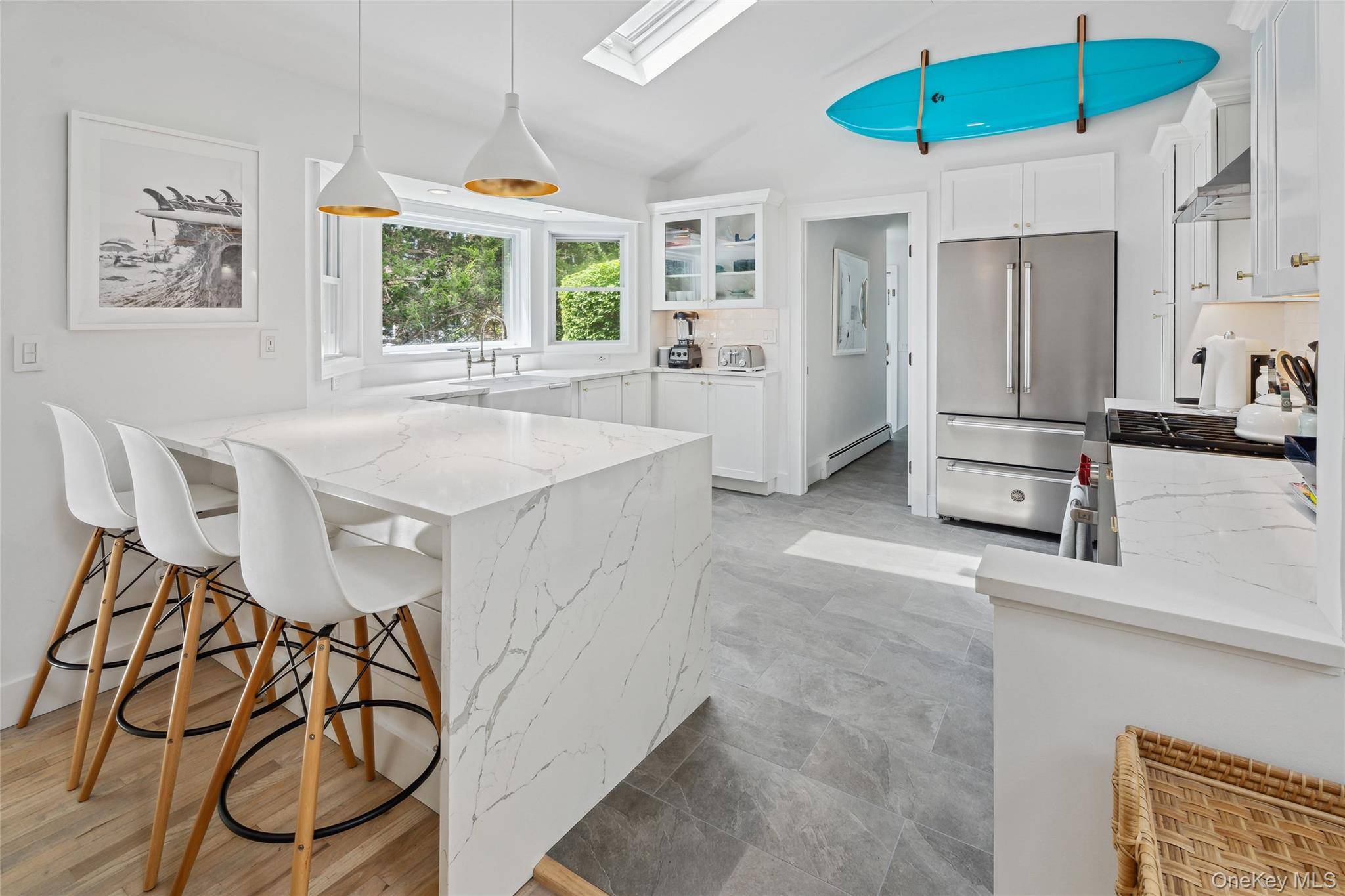 42 Oak ST, Westhampton Beach, NY 11978