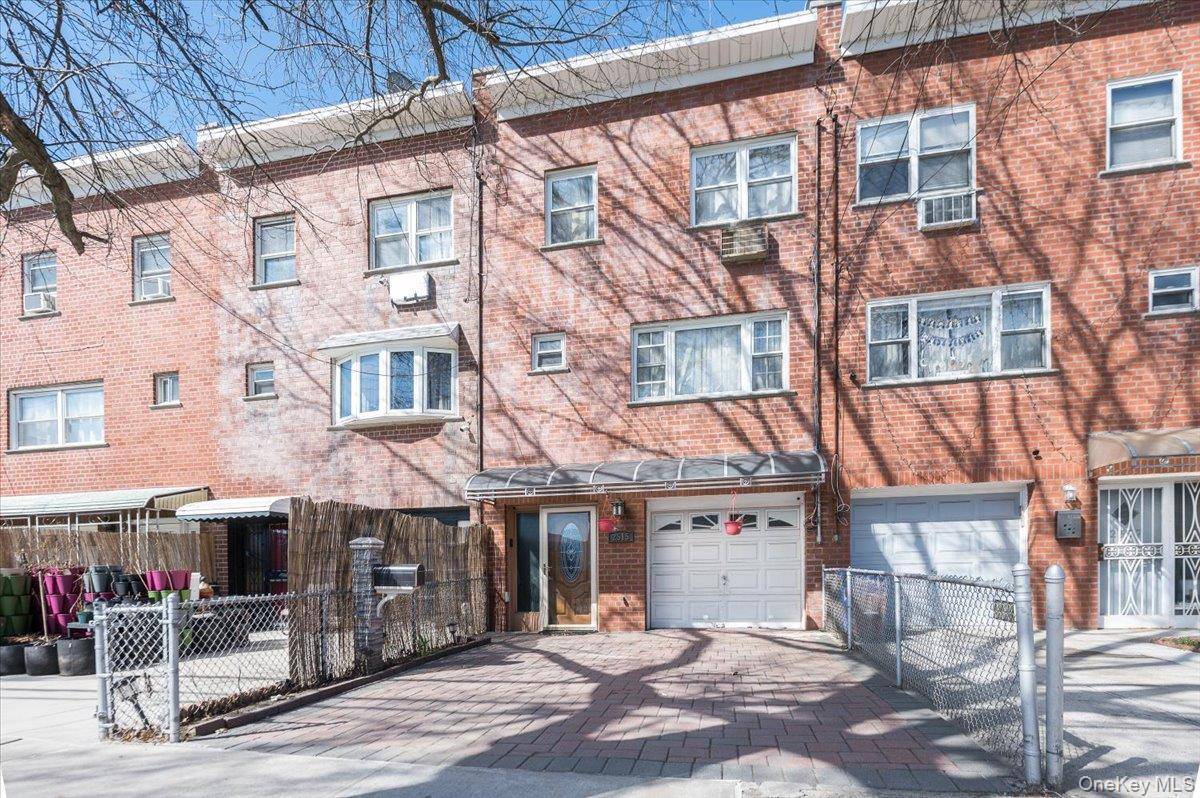 2515 Eastchester RD, Bronx, NY 10469