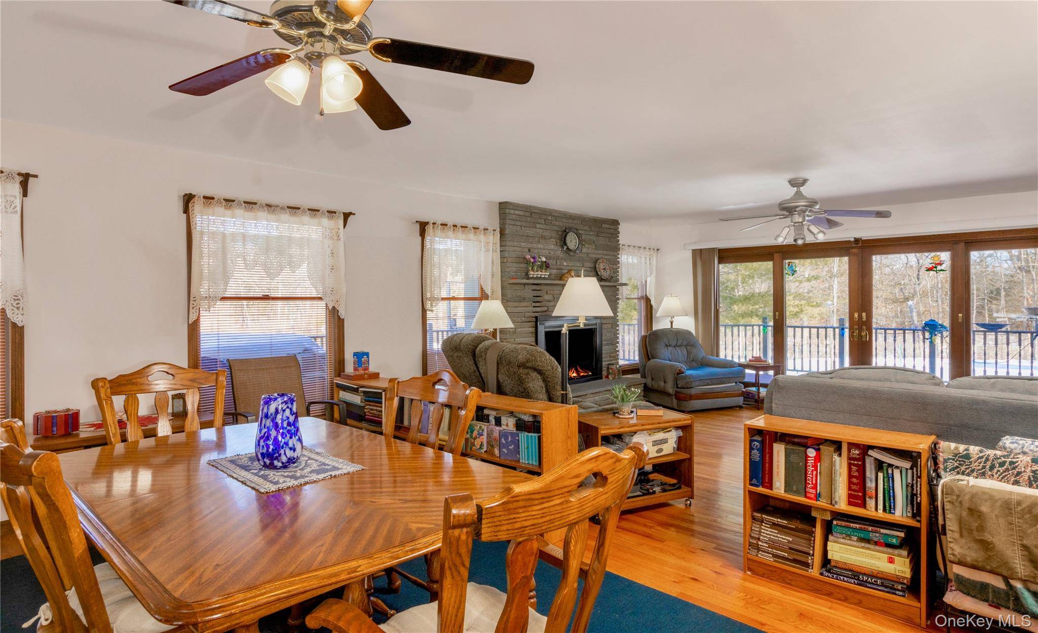15 Unity LN, New Paltz, NY 12561