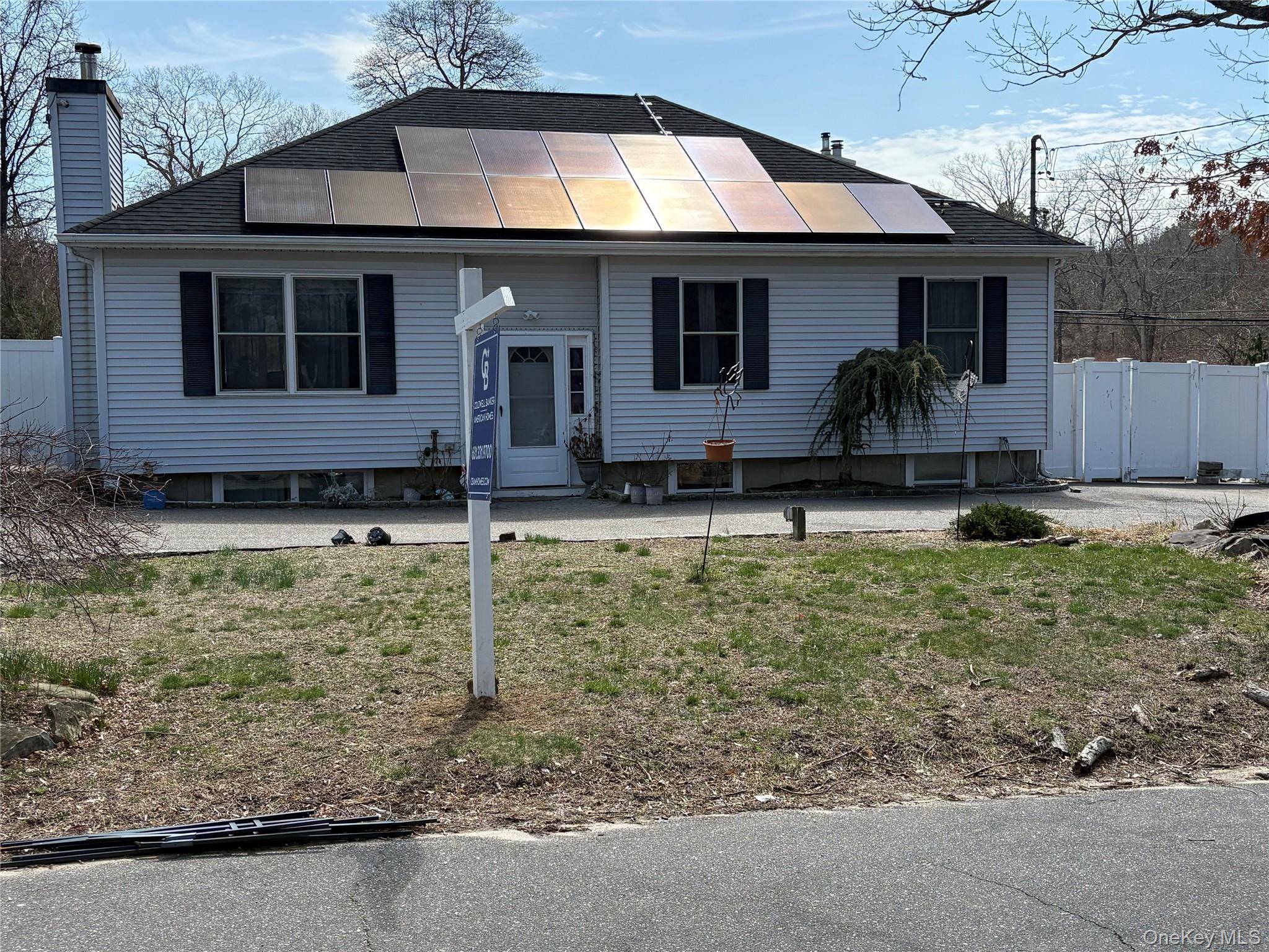 2 1st ST, Coram, NY 11727