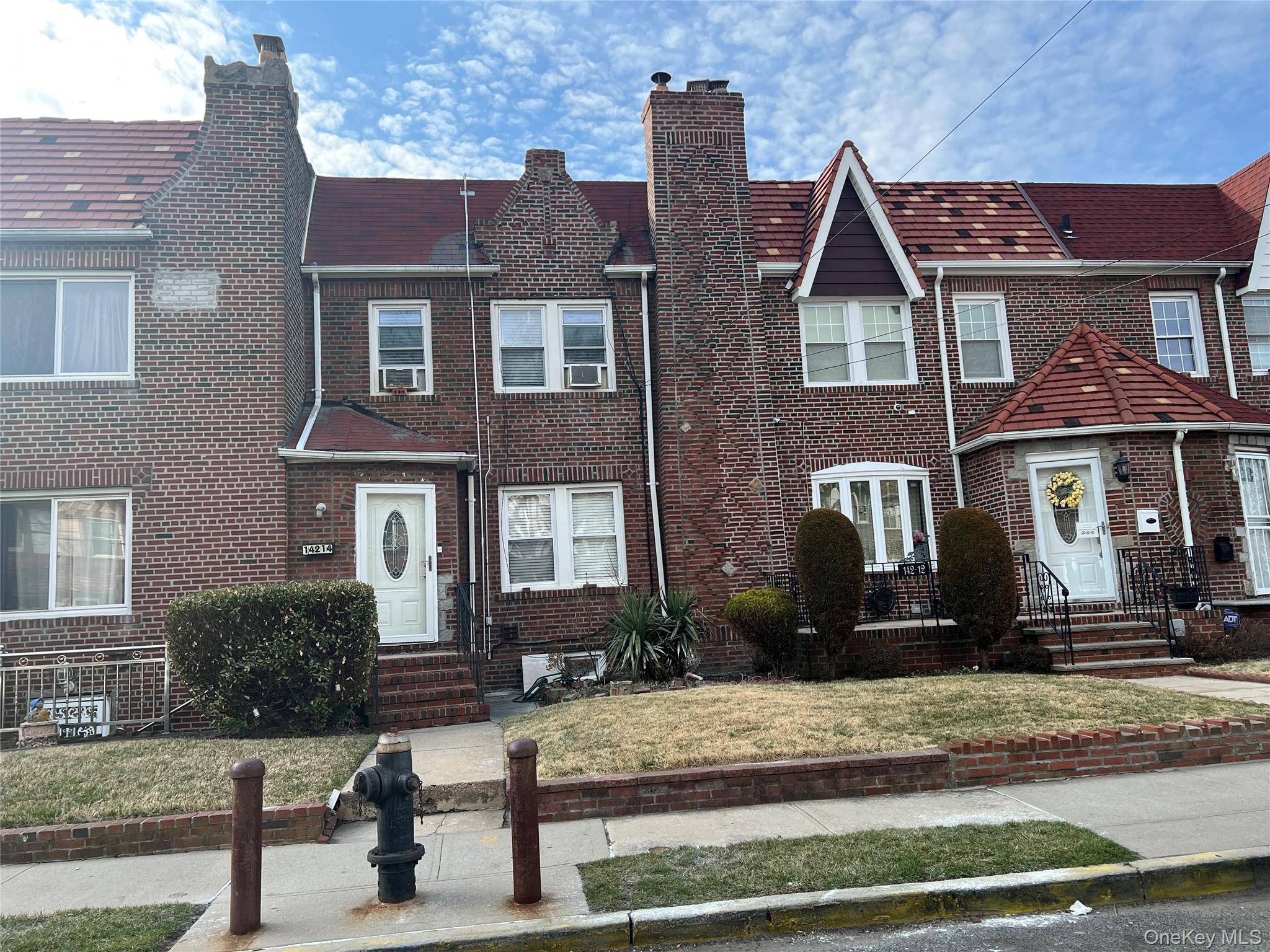 142-14 231st ST, Laurelton, NY 11413