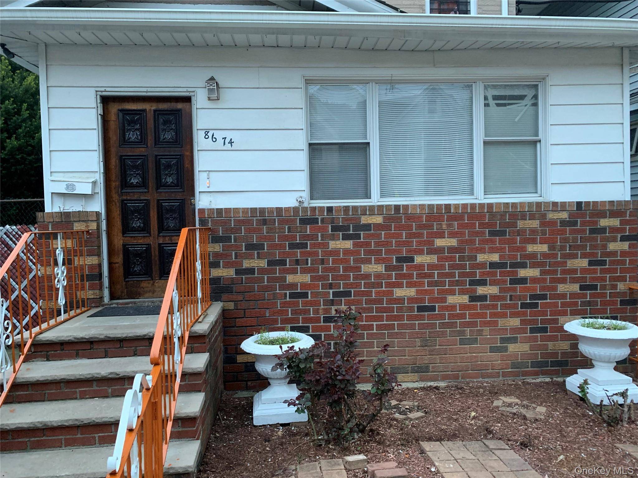 8674 108th ST, Richmond Hill, NY 11418