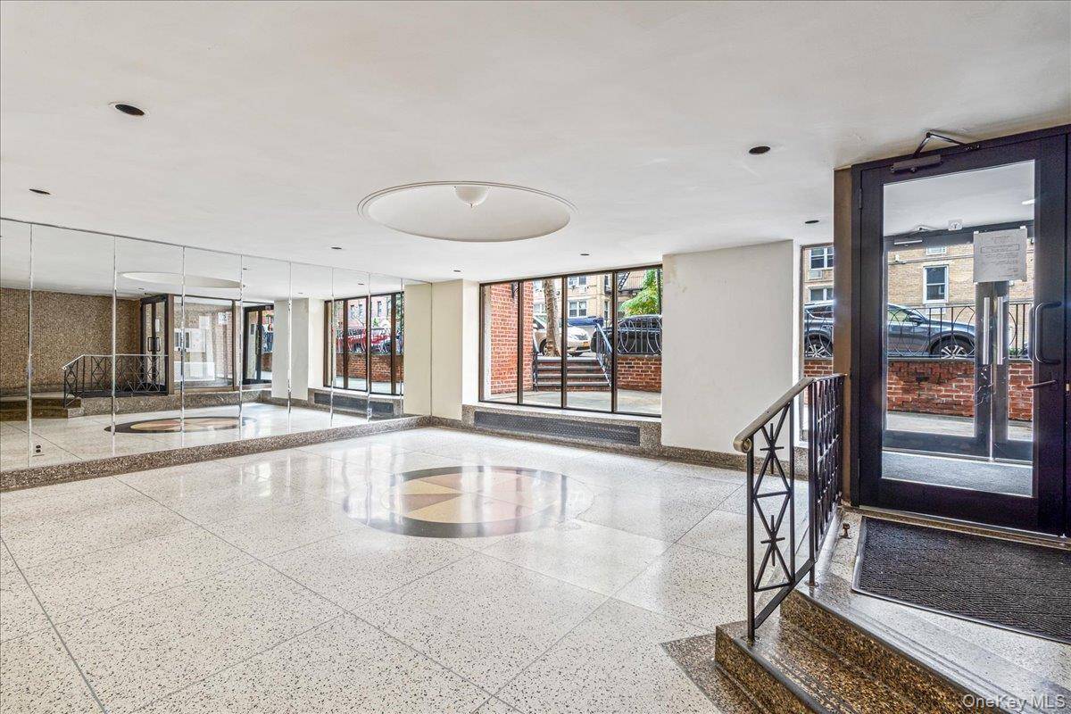 14215 Franklin AVE #3A, Flushing, NY 11355
