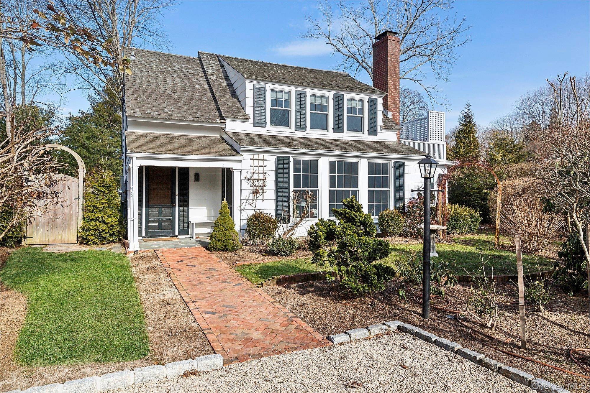 393 Hill ST, Southampton, NY 11968