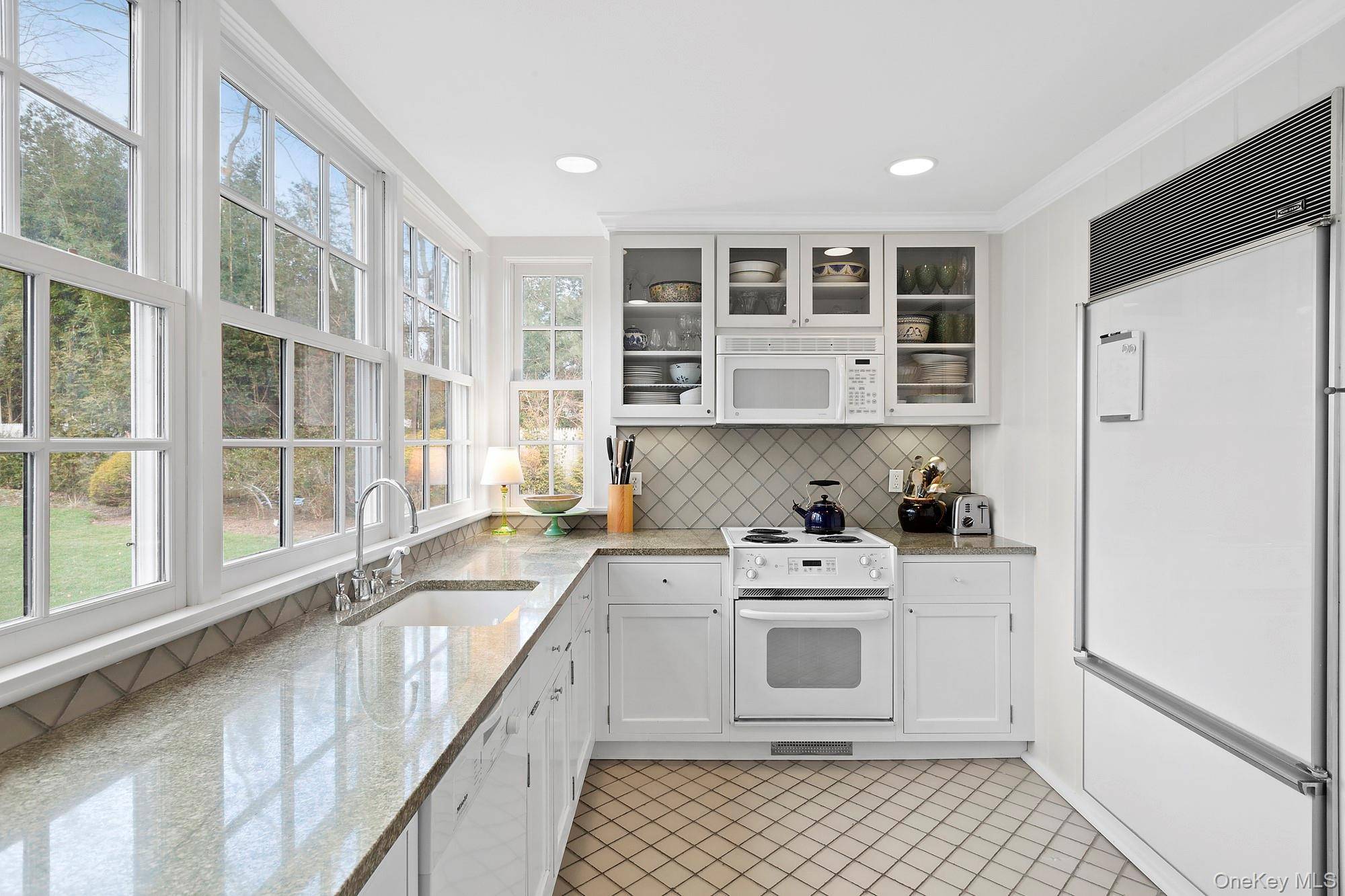 393 Hill ST, Southampton, NY 11968
