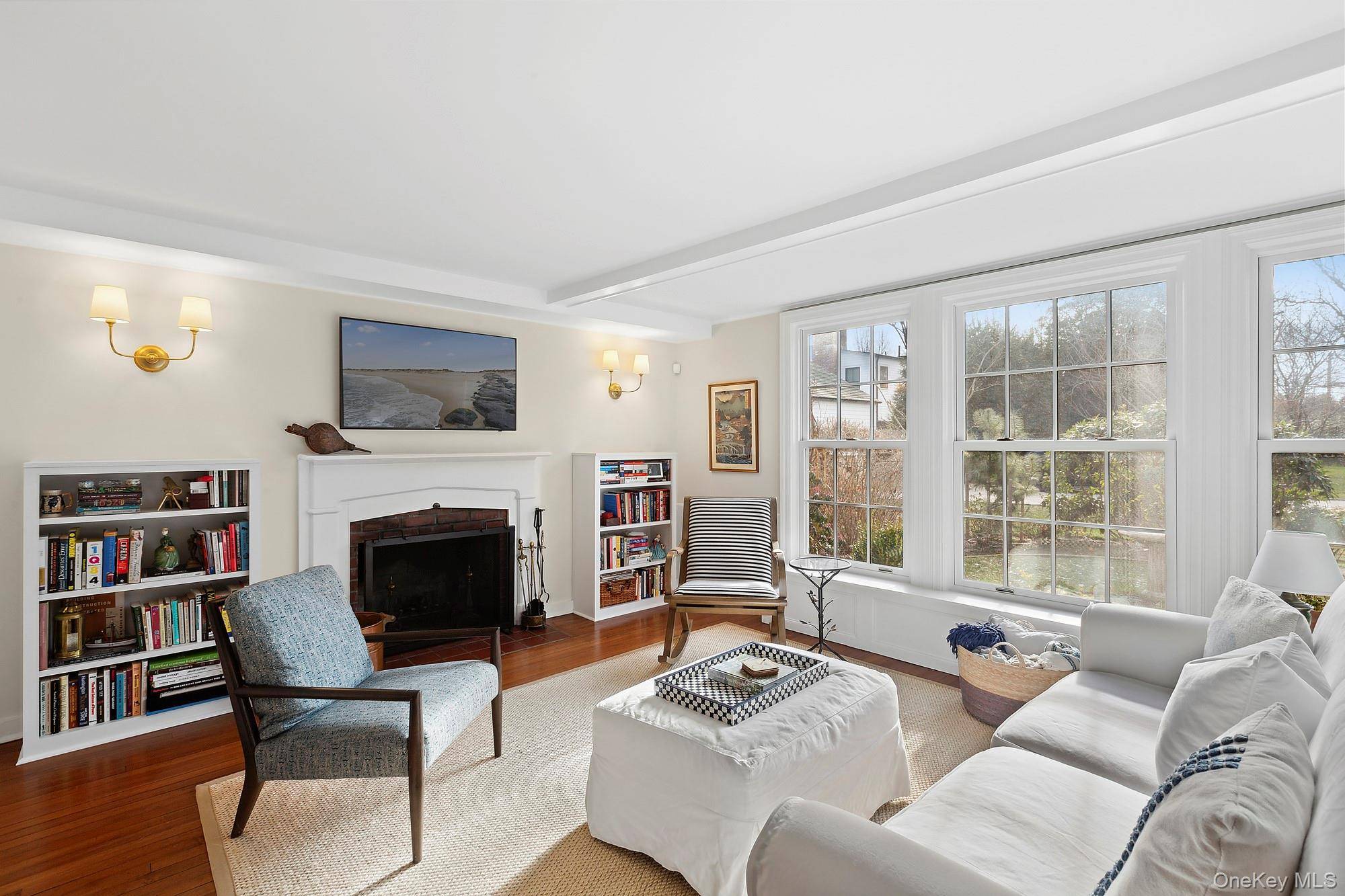 393 Hill ST, Southampton, NY 11968