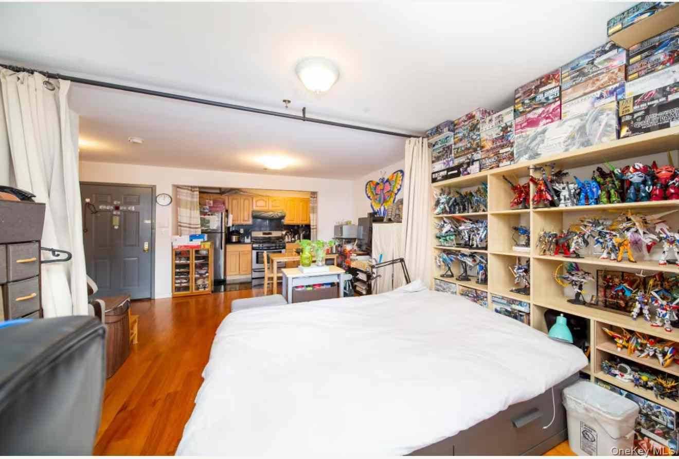 37-33 107th ST #2A, Corona, NY 11368