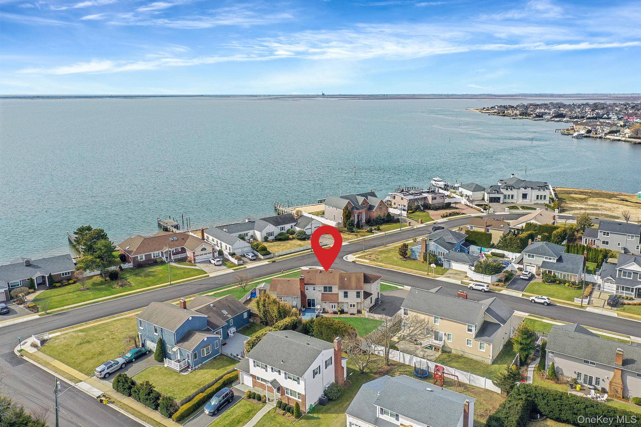 268 W Shore DR, Massapequa, NY 11758