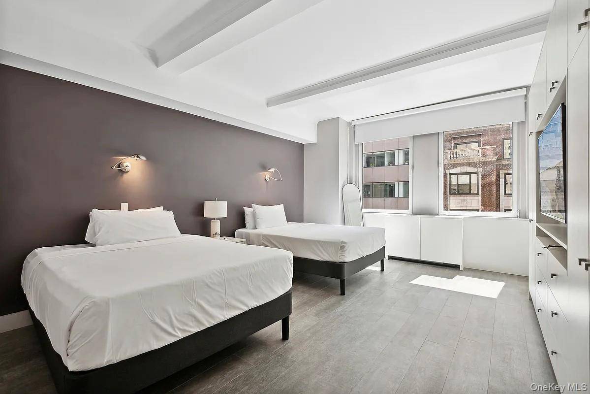 111 East 56th Street #1102, New York (manhattan), NY 10022