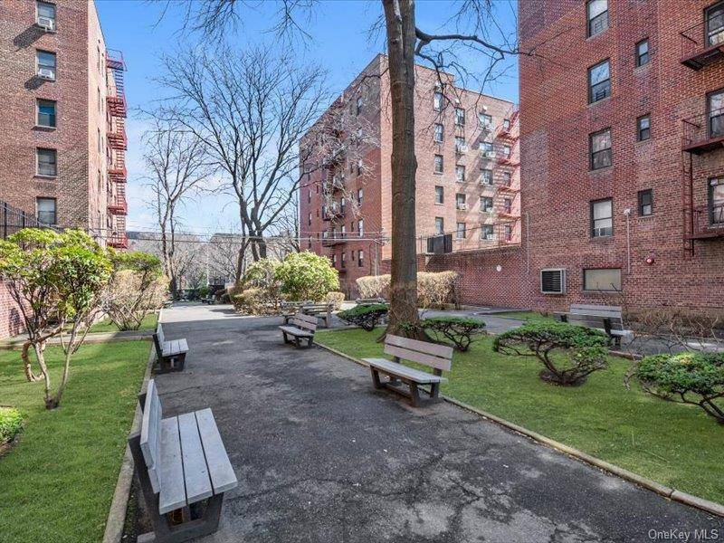 88-09 Northern Blvd BLVD #505, Jackson Heights, NY 11372