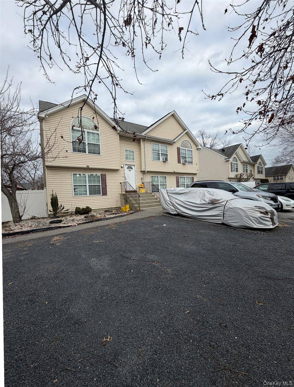 83 3rd AVE, Bay Shore, NY 11706