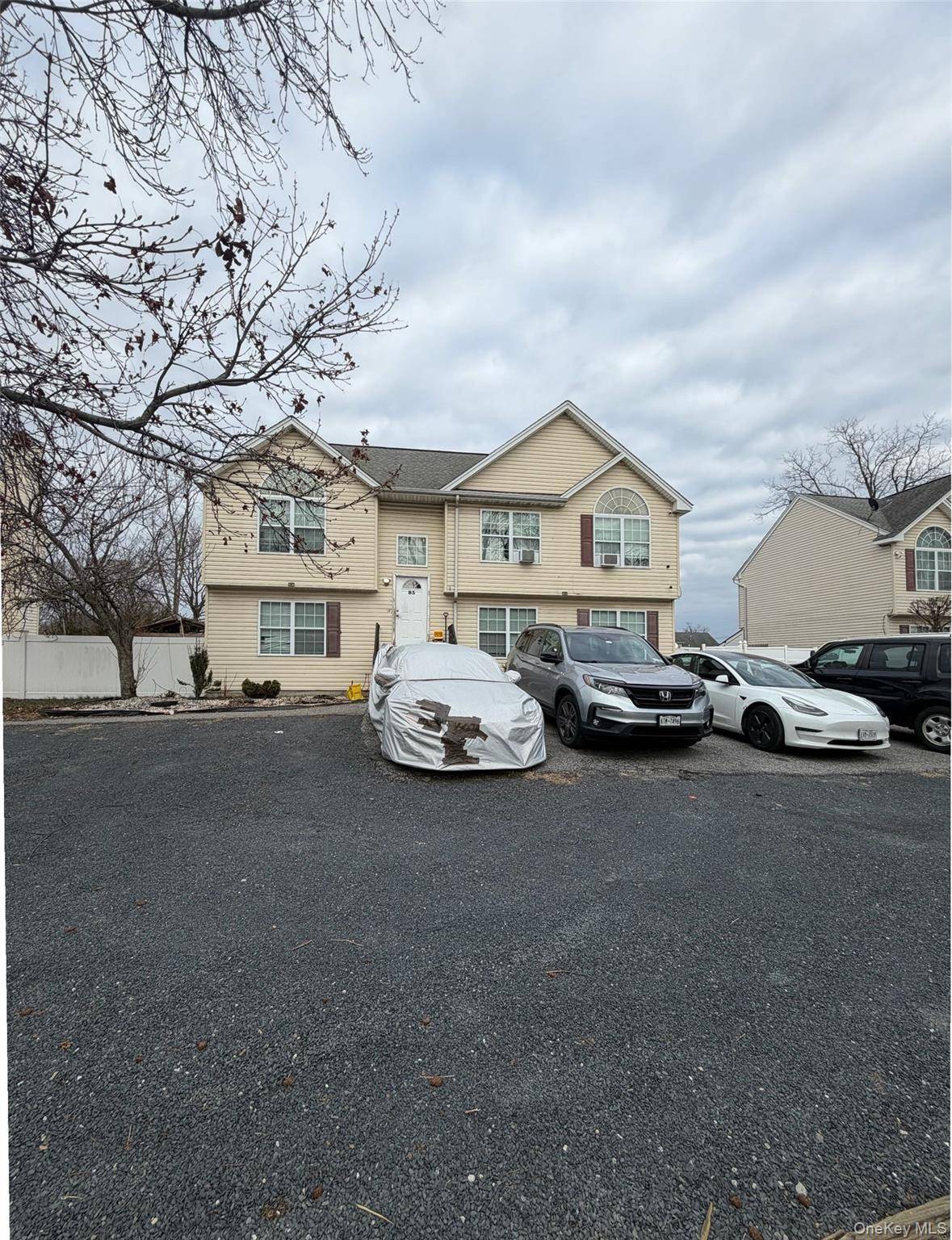 83 3rd AVE, Bay Shore, NY 11706