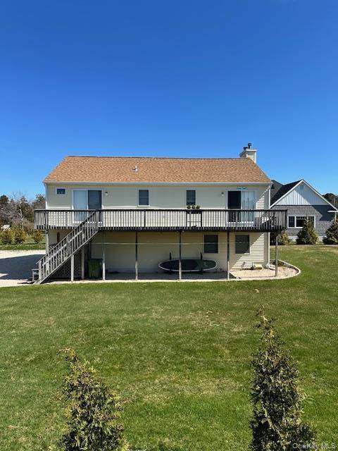 7 Corwin LN, Hampton Bays, NY 11946